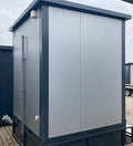 Cabine de toilettes avec double cabine