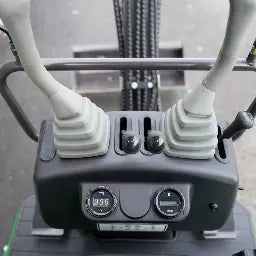 Mini Pelle 900 kg - CP09
