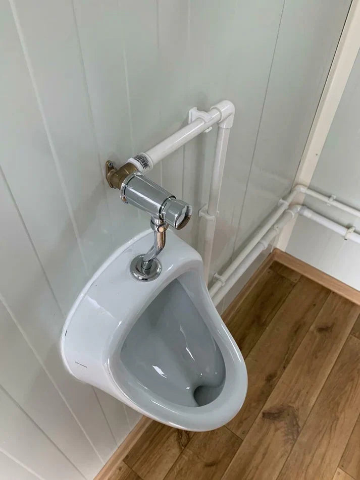 Double conteneur sanitaire avec dépôt de déchets
